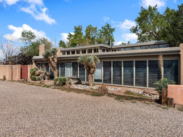 5423 9th St NW, Albuquerque, NM 87107