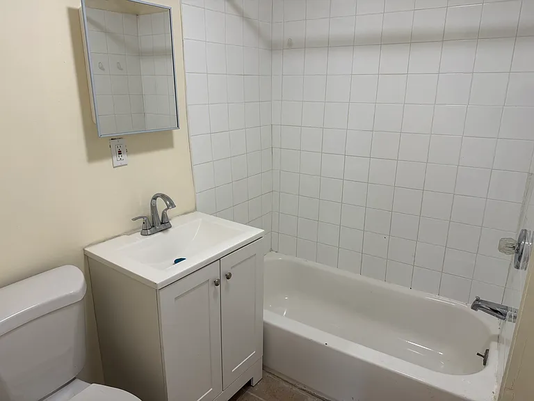 567-569 S 17th St #2A — Photo 8