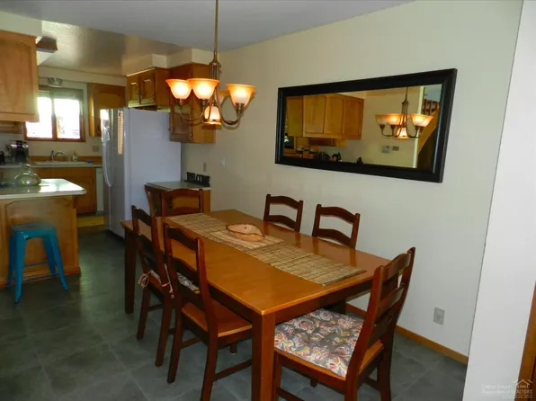 2003 NW 4th St, Bend, OR 97703