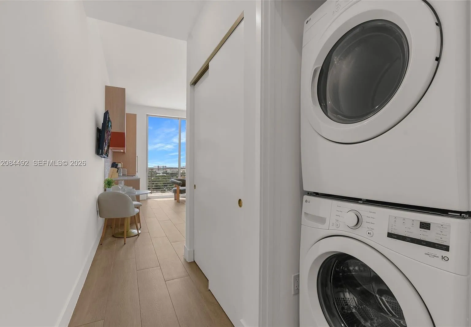 Studio, 1.0 bath, $4,000 — Photo 4