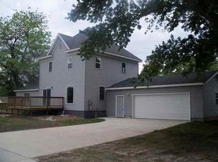 331 Lobeck Ave, Readlyn, IA 50668