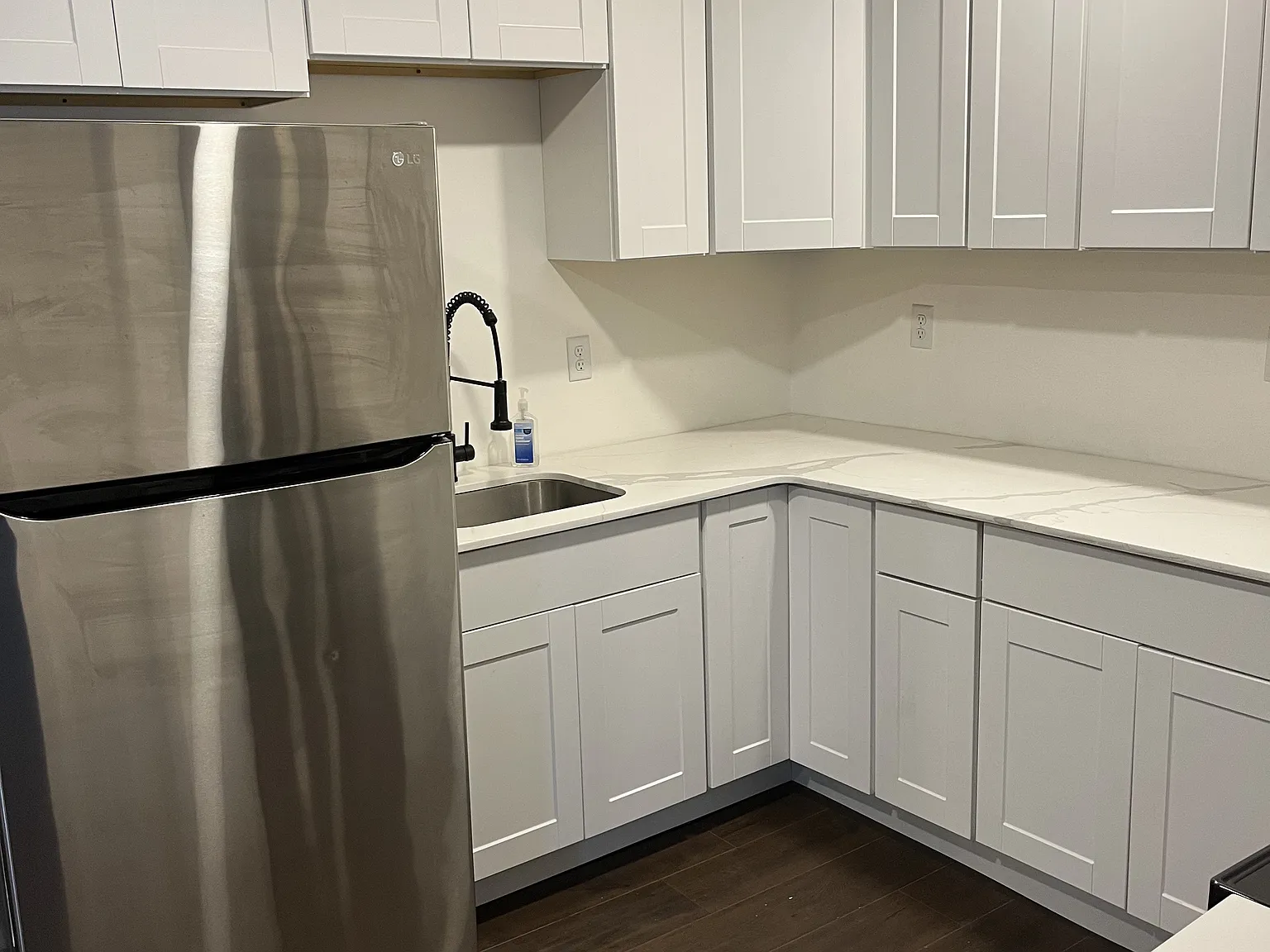 2 bed, 800 sqft, $1,800 — Photo 4