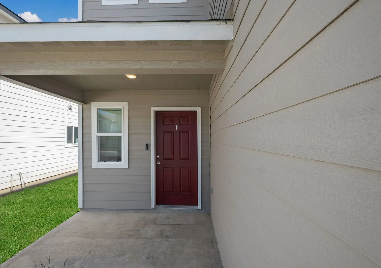 Spacious 4BR Home with Open Floor Plan & LVP Flooring — Photo 3