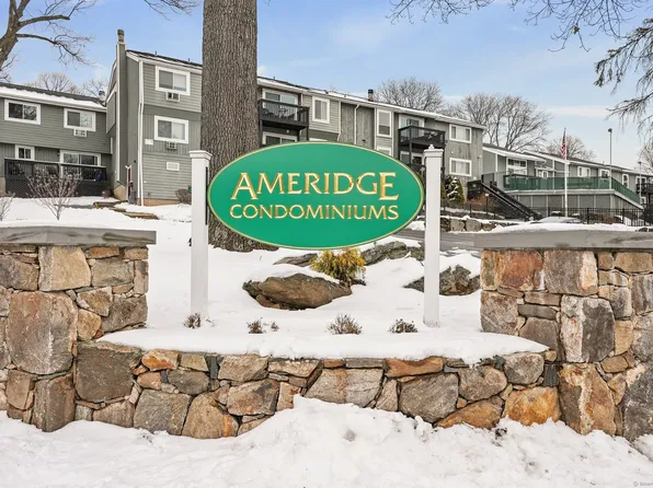 563 Vincellette Street #563, Bridgeport, CT 06606