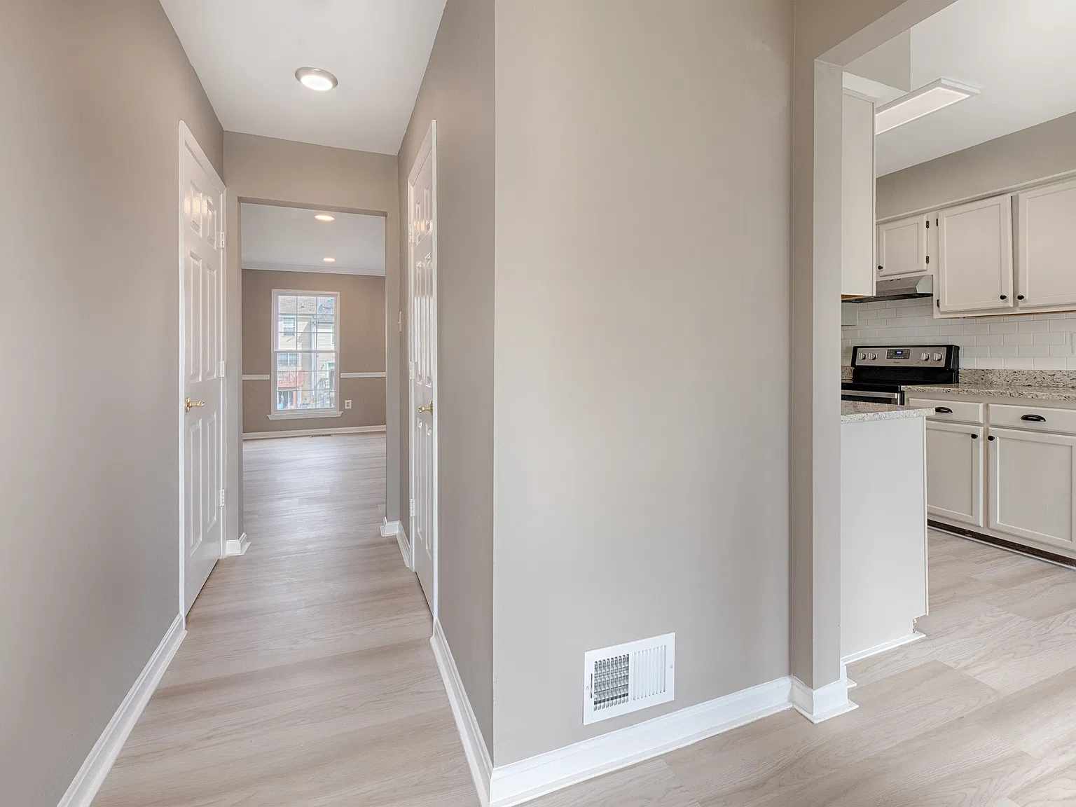 3 bed, 3.5 bath, 1240 sqft, $2,800 — Photo 3