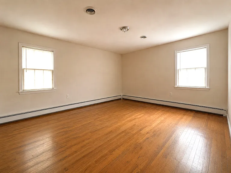 304 Loren Ct — Photo 6