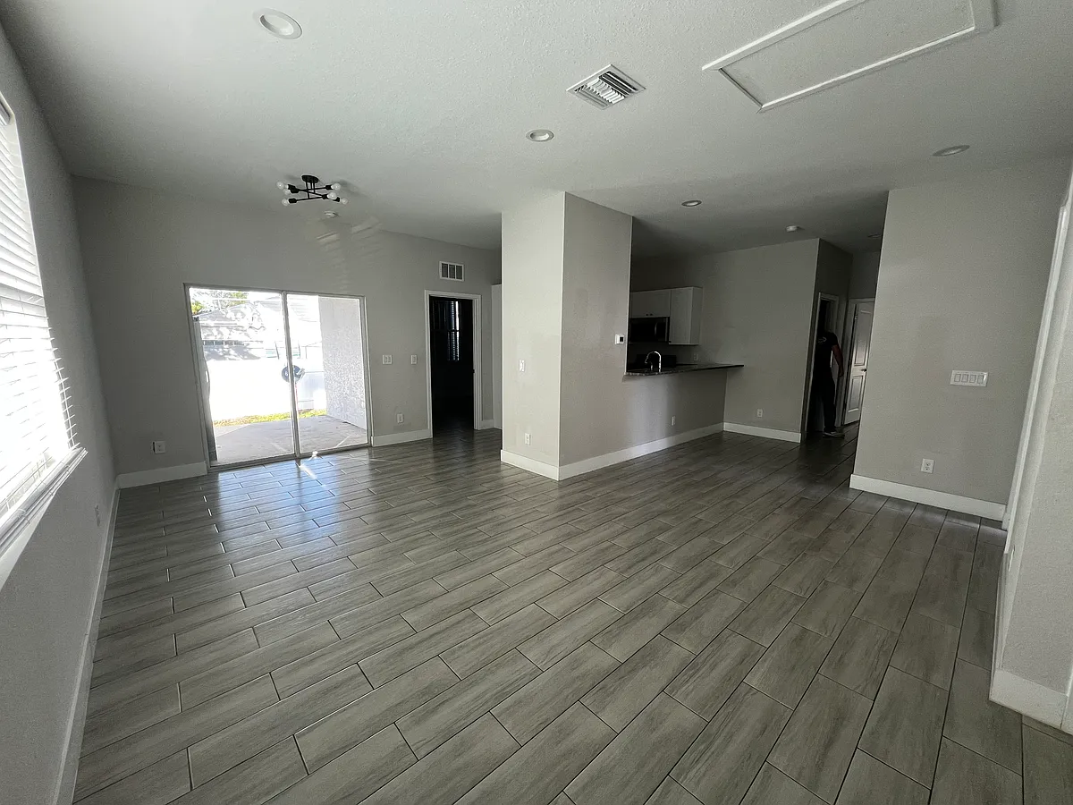 Building Photo - 17419 Ellie Dr #419