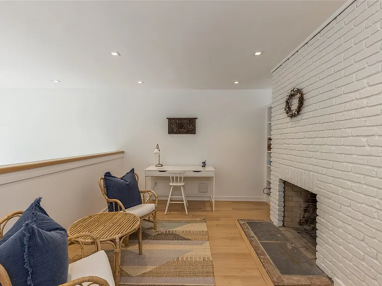 19 Woodland Way — Photo 14
