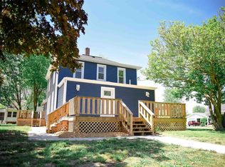 113 W 4th St, Golden, IL 62339