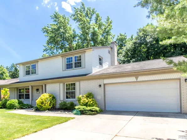 41071 Todd Ln, Novi, MI 48375