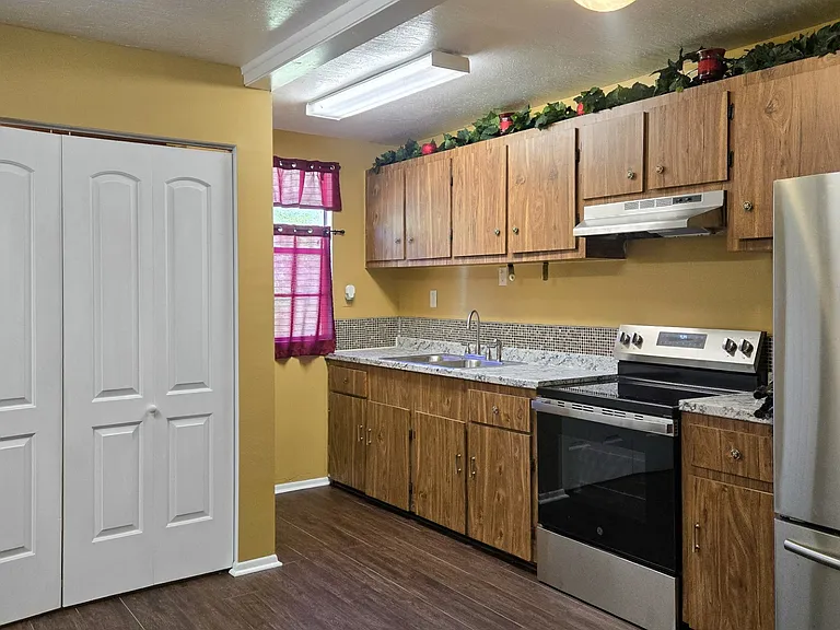3788 W Railroad Ave — Photo 6