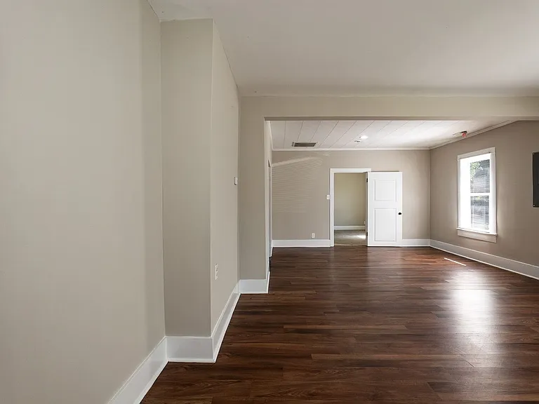 229 Lowry St — Photo 9