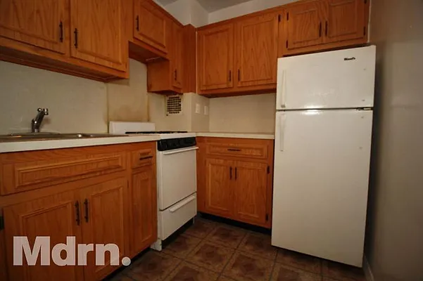 Rented by Mdrn Residential | media 23