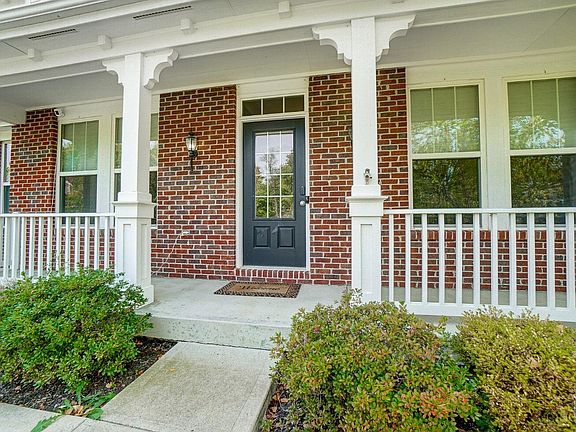 2nd image of 1085 Sophia Dr