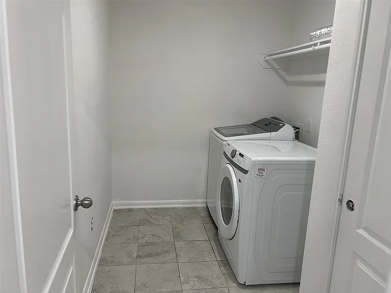 2524 Bryan Park Ln — Photo 12