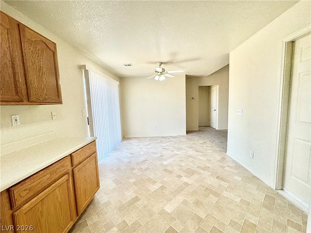 2 bed, 2.0 bath, 4104 sqft, $1,200 — Photo 4