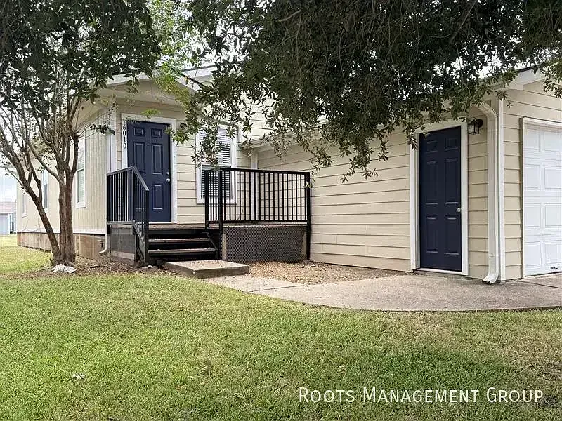 3 Bed 2 Bath Home Available for Lease at Clarke Springs - Apply Now! — Photo 1