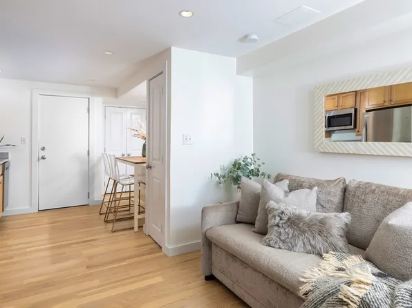 15 University Rd APT C, Brookline, MA 02445