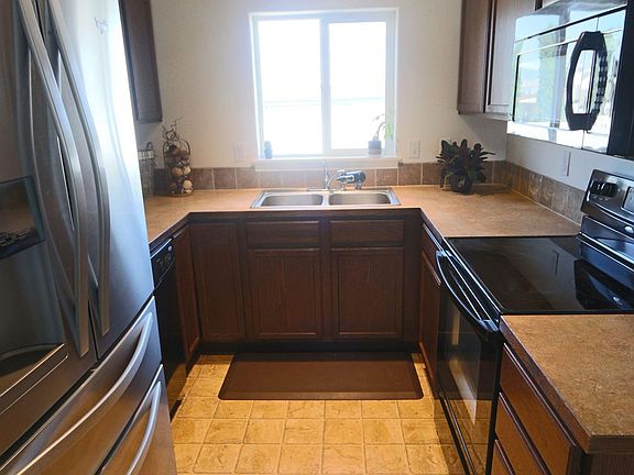 5th image of 19421 E Cecilia Ave