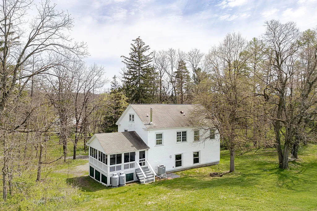 Building Photo - 56 Willowdale Farm Rd