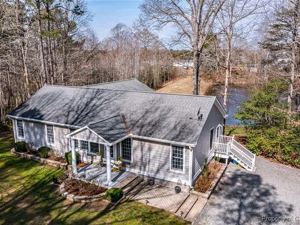 393 Lakeview Dr, Heathsville, VA 22473