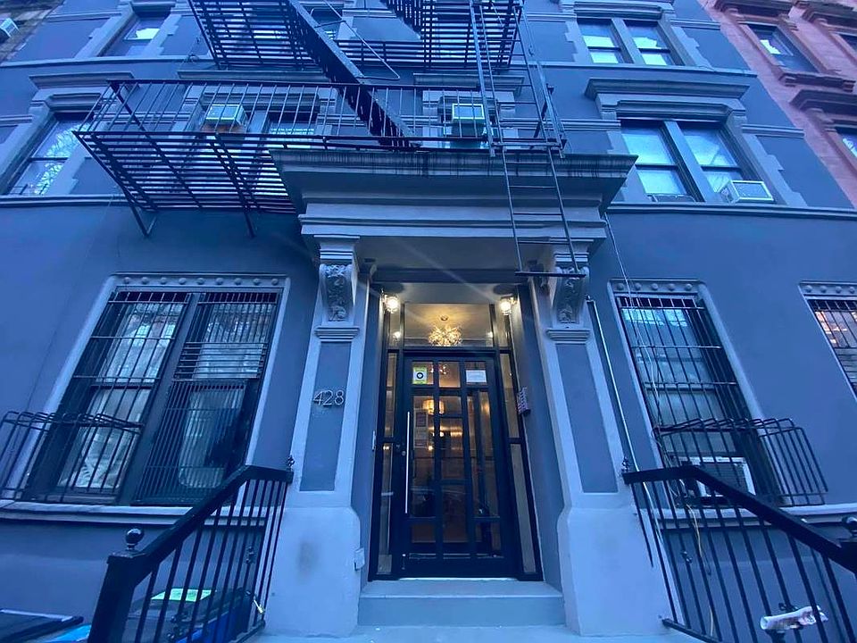 1st image of 428 W 47th St #4W