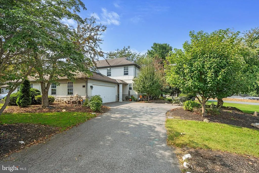 3 Laurelgate Pl photo 1