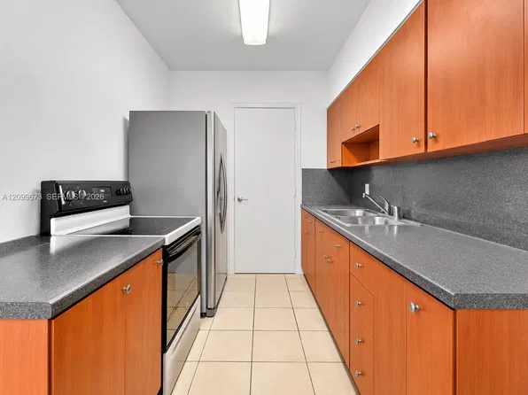2839 SW 24th St #2, Miami, FL 33145