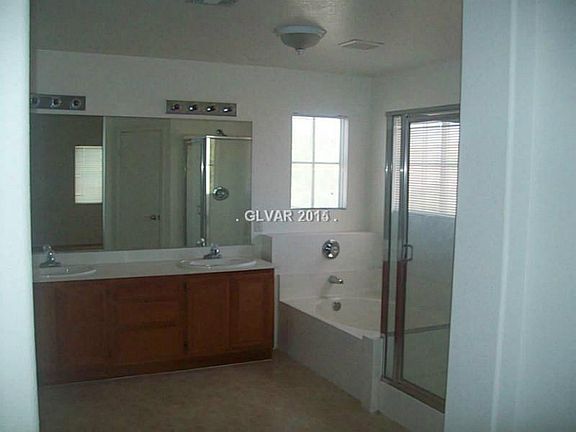 4th image of 617 Blossom Berry Ct