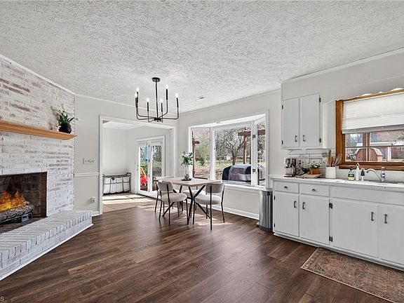 5th image of 408 Forestwood Dr