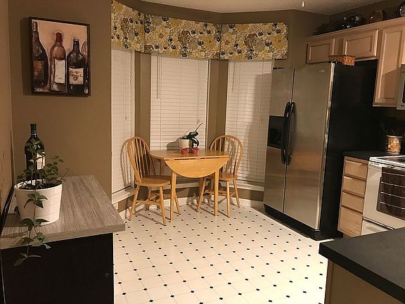 Kitchen with breakfast nook