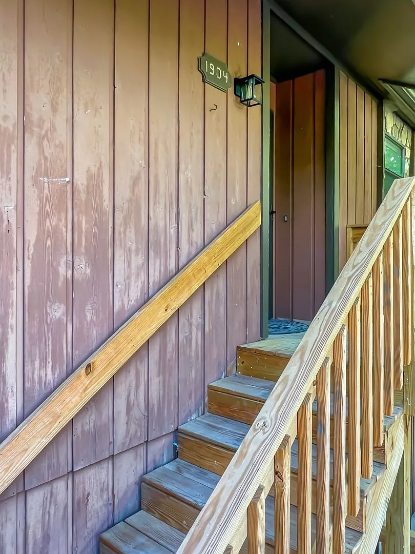 1904 Aspen Way — Photo 2