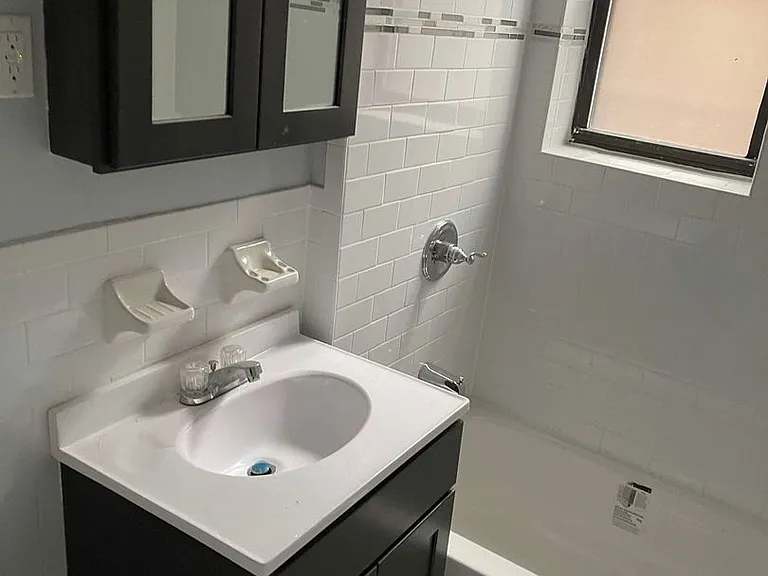 462-Abbington Apartments, LLC — Photo 17