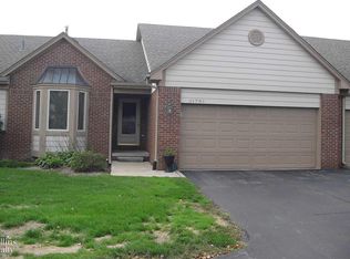 31791 John Michael Cir, Warren, MI 48088