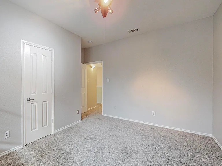 4134 Petersburg Dr — Photo 24
