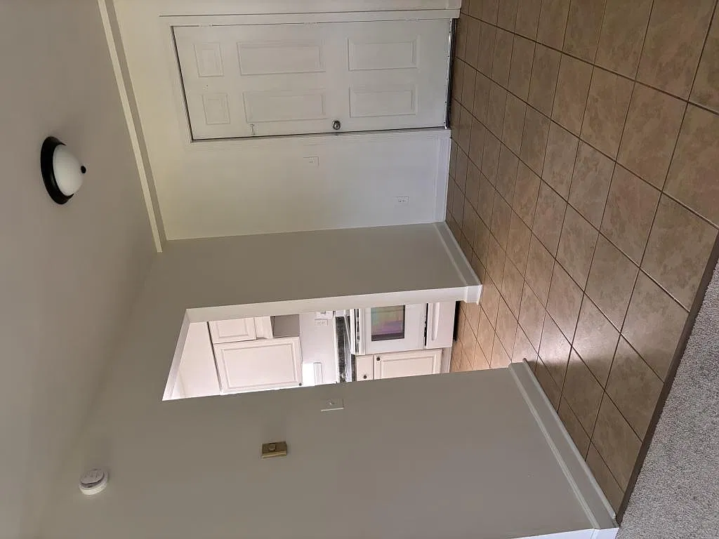115 Ruhle Rd N — Photo 3