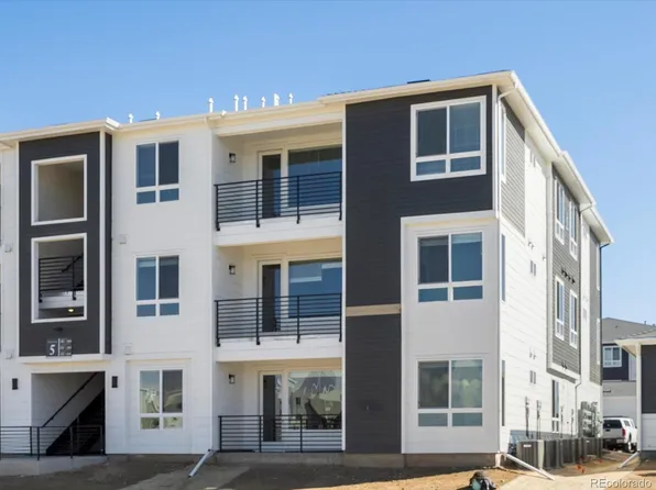 6153 N Ceylon Street Bldg 3 #302, Denver, CO 80239