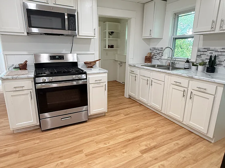 53-55 Barber Ave #3 — Photo 11
