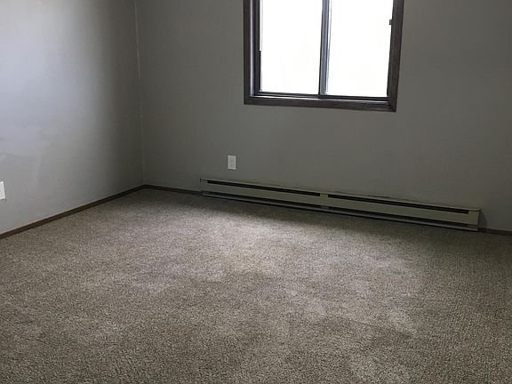 2nd image of 911 E Lincoln Ave APT 32