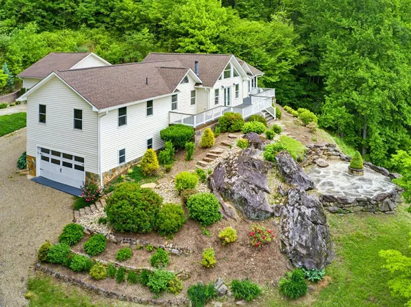 770 Discovery Pl, Sylva, NC 28779