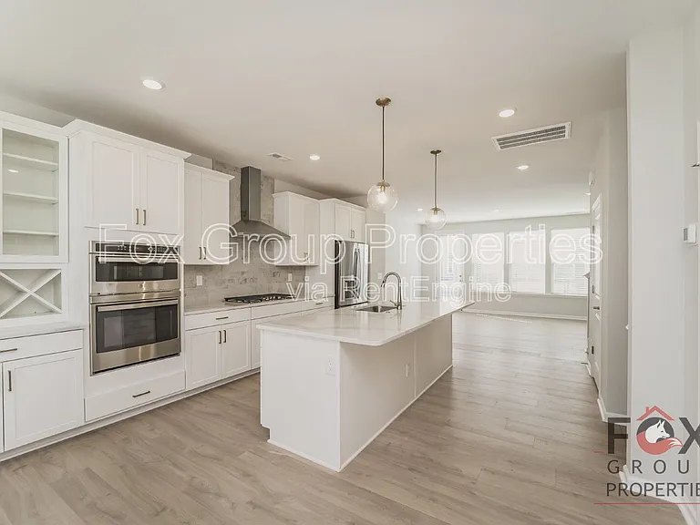 908 Mary Max Dr — Photo 10
