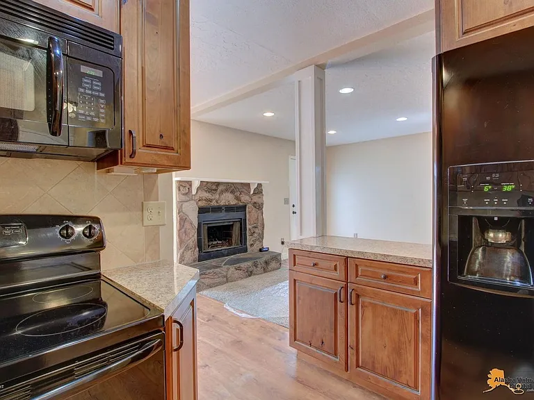 18610 Lowrie Loop — Photo 9