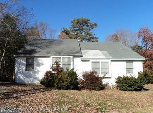 209-211 W Winged Foot Ct, Tuckerton, NJ 08087