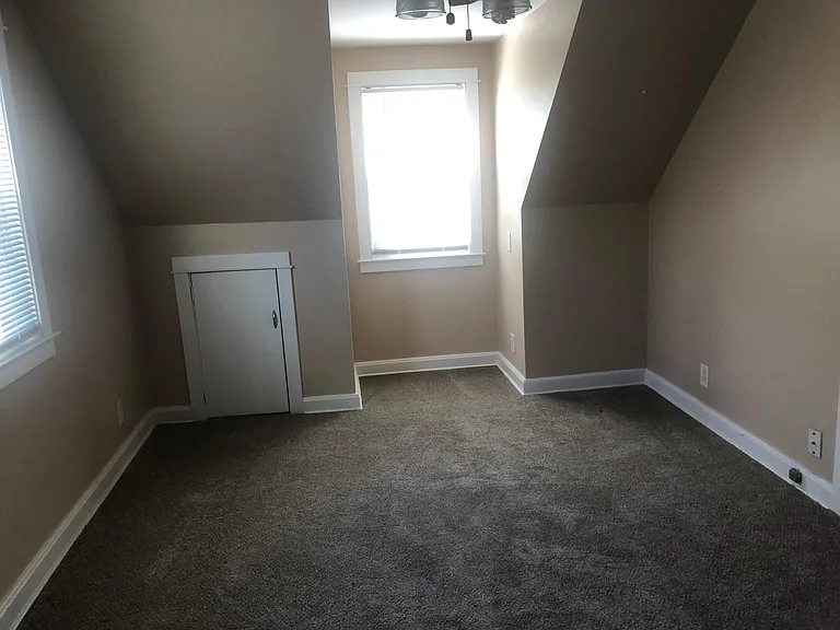 848 1/2 Griswold St #848-1/2 — Photo 7