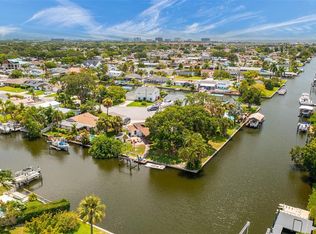 8727 Thornwood Ln, Tampa, FL 33615