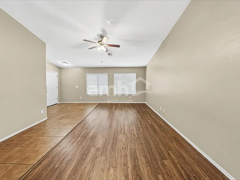 2324 S 238th Ln — Photo 7