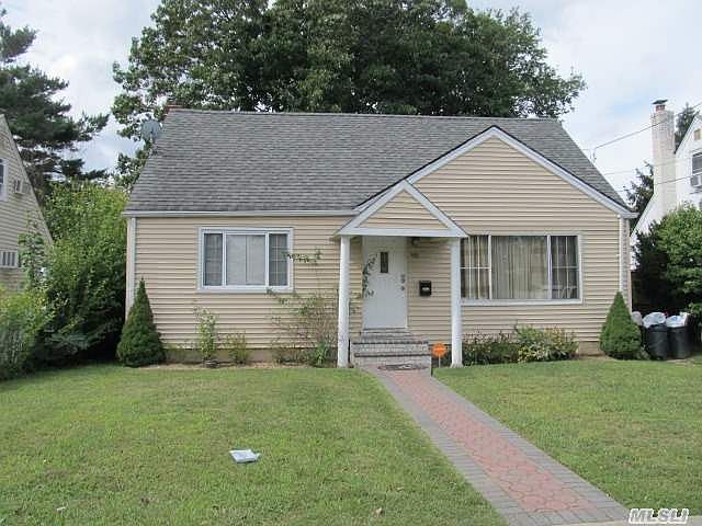 1st image of 92 Walton Ave