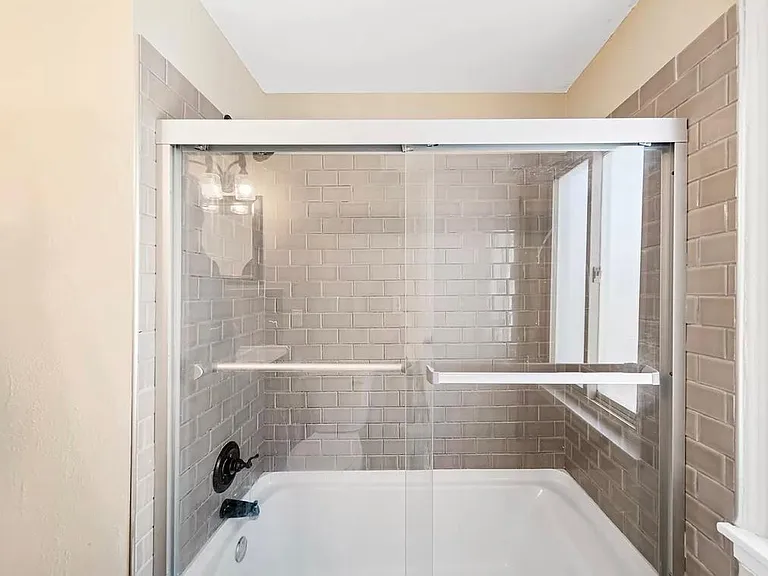 1446 Longfellow Ave — Photo 9