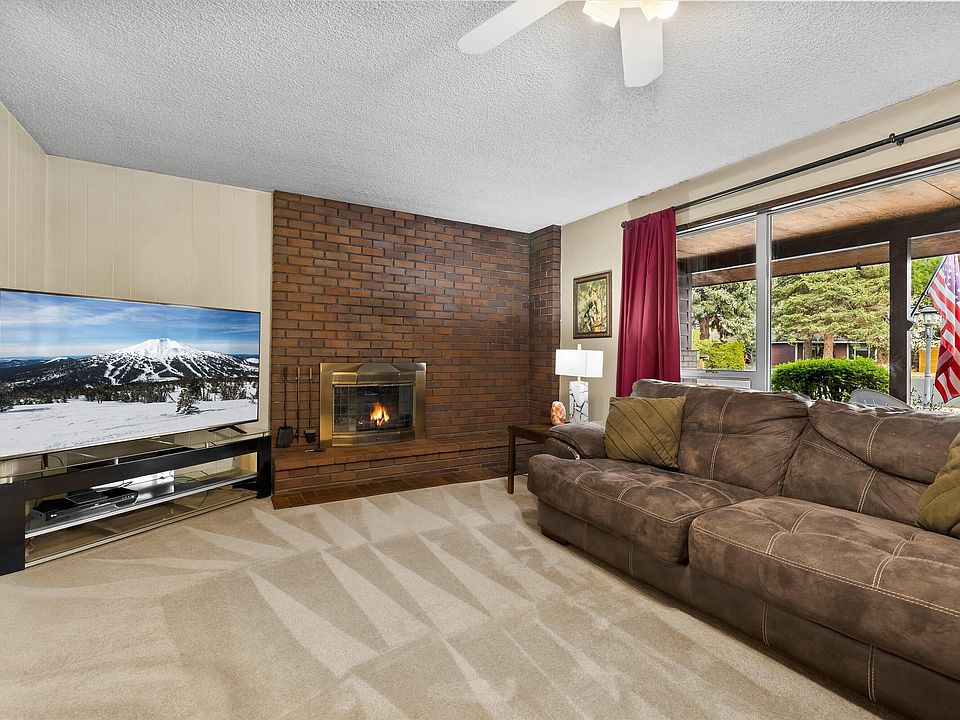 2nd image of 2407 NE Libby Pl