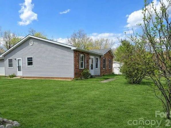 20 Mount Carmel Dr, Asheville, NC 28806